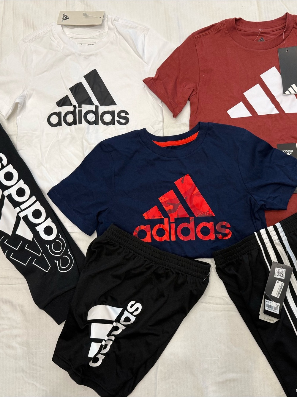 New boys adidas Sz 5 shirt & Shorts Set, sweatpants bundle